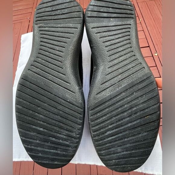 Allbirds black New Zealand merino wool laced ankle shoes. Very warm, comfy, M13 - Picture 4 of 9